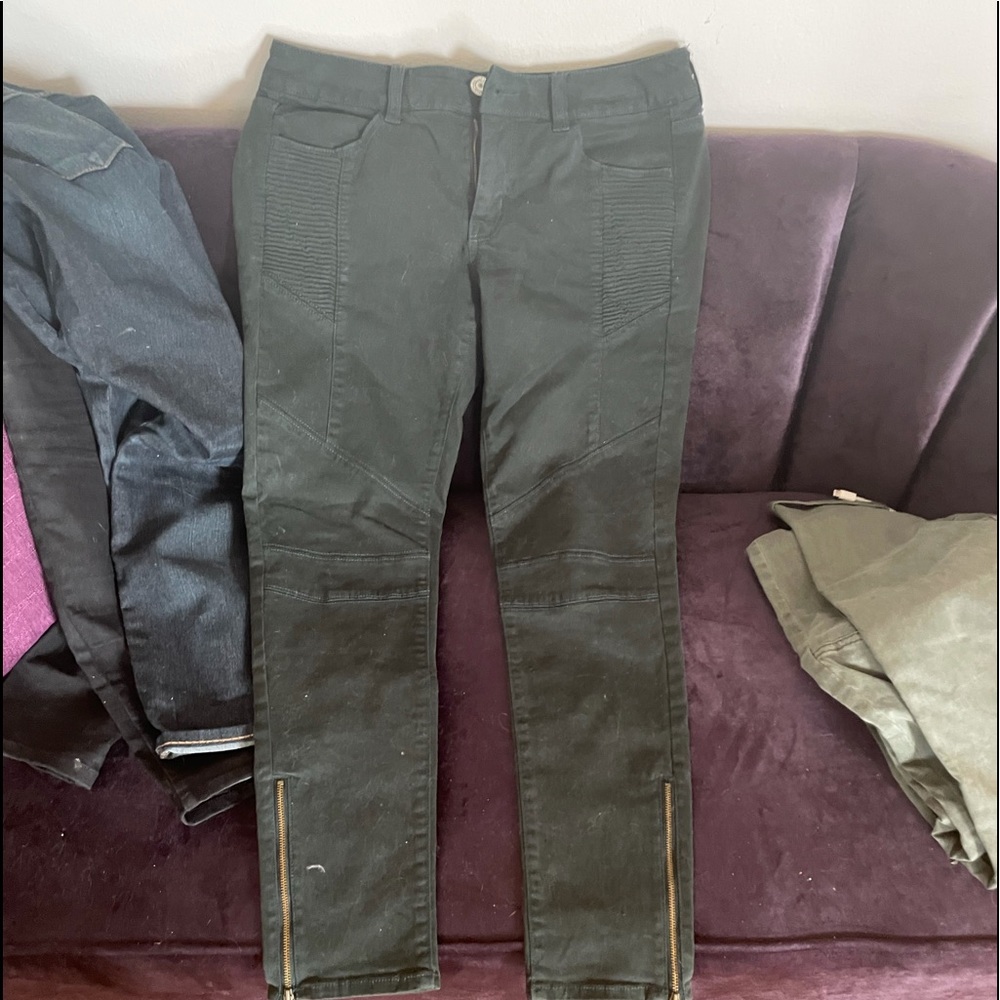 American Eagle skinny jeans